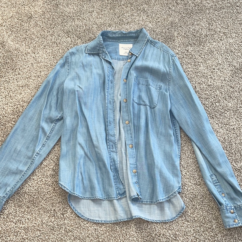American Eagle Button Up